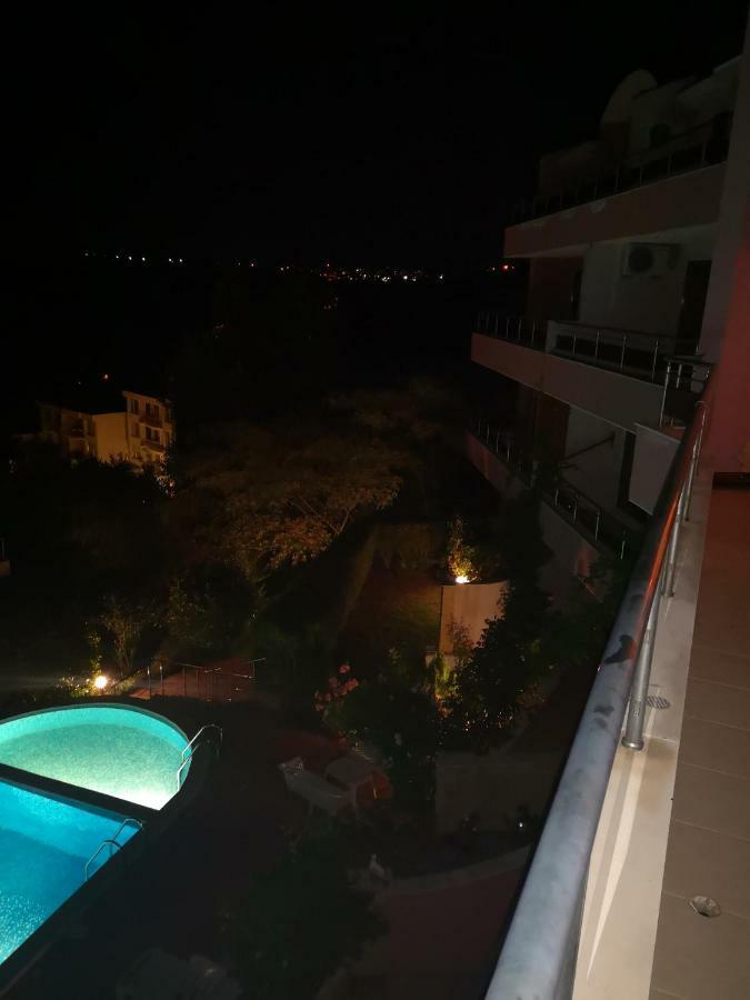 Complex Karia III Apartman Kavarna Kültér fotó